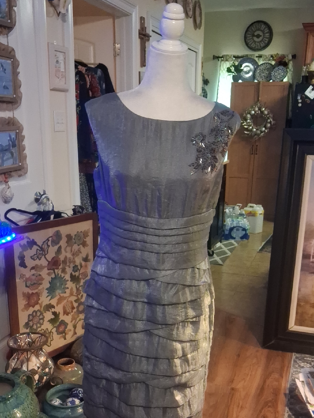 A New Elegant Sleeveless Silver Cocktail Dress With Beaded Accent Size 10